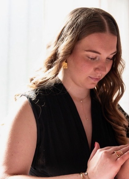 Julie V., L'Atelier de Ju · Esthéticienne chez Studio by Ju à Arras