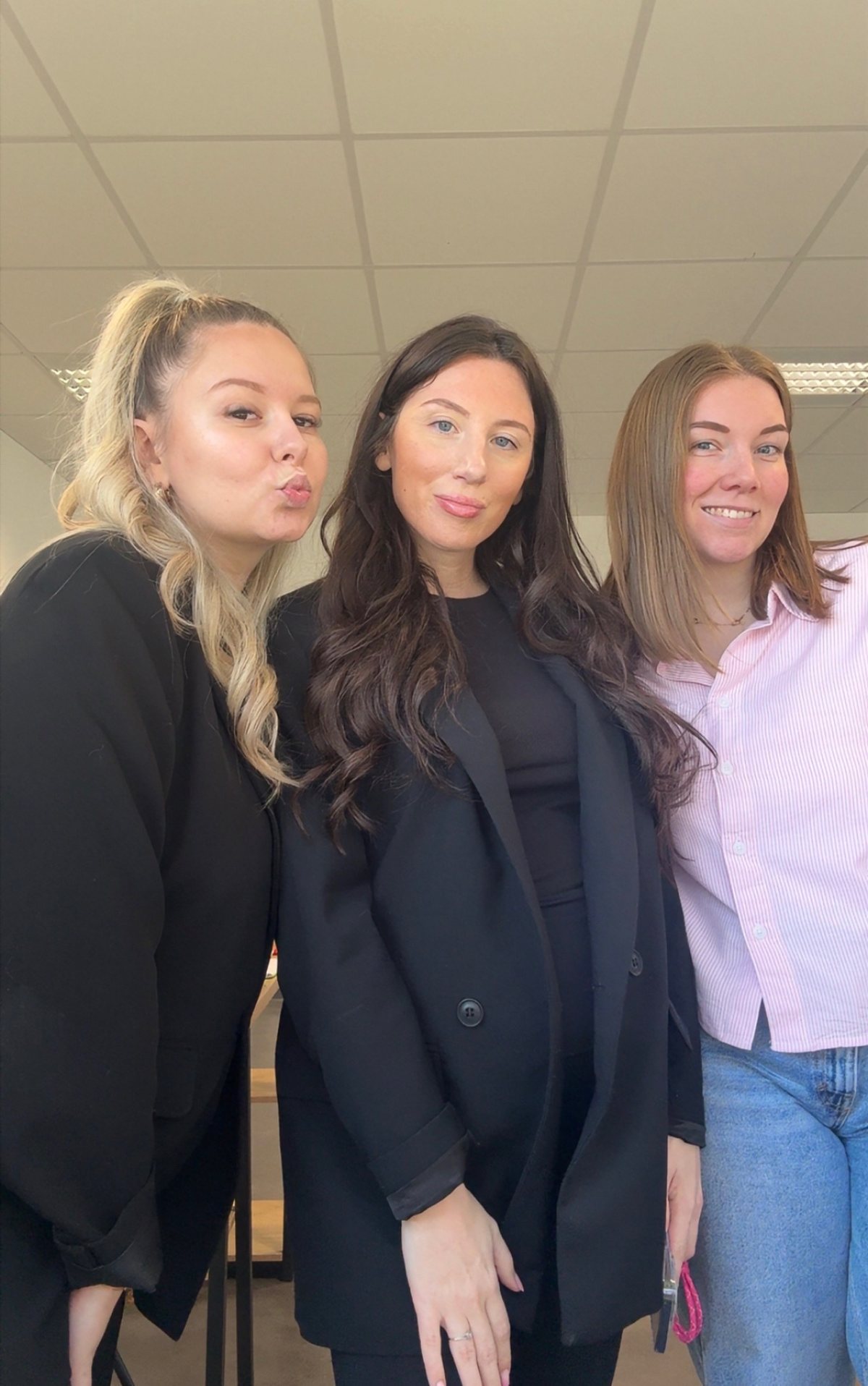 Justine et deux collègues en formation à Lyon